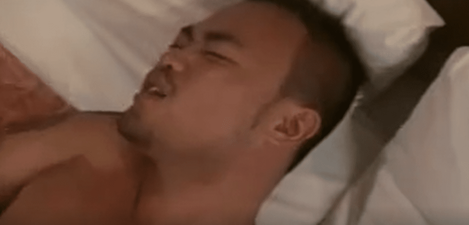 淘气的台湾男人1在免费同性恋色情片中